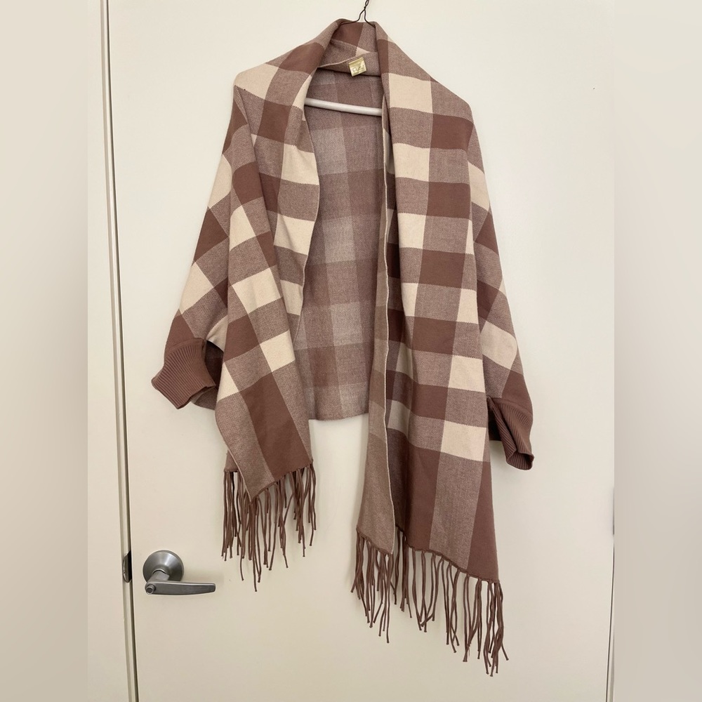 Pretty persuasions size S-M poncho